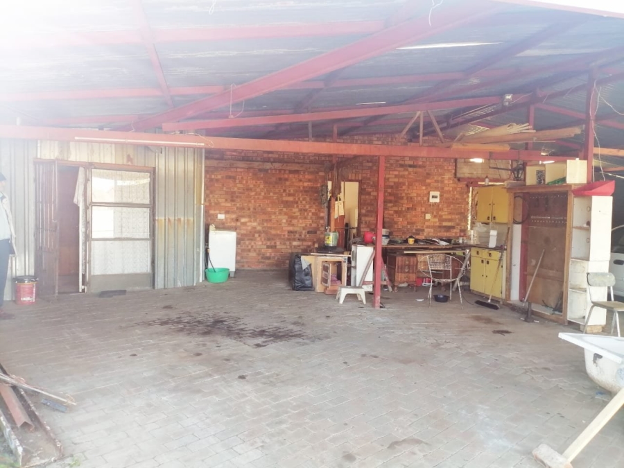 2 Bedroom Property for Sale in Lourierpark Free State